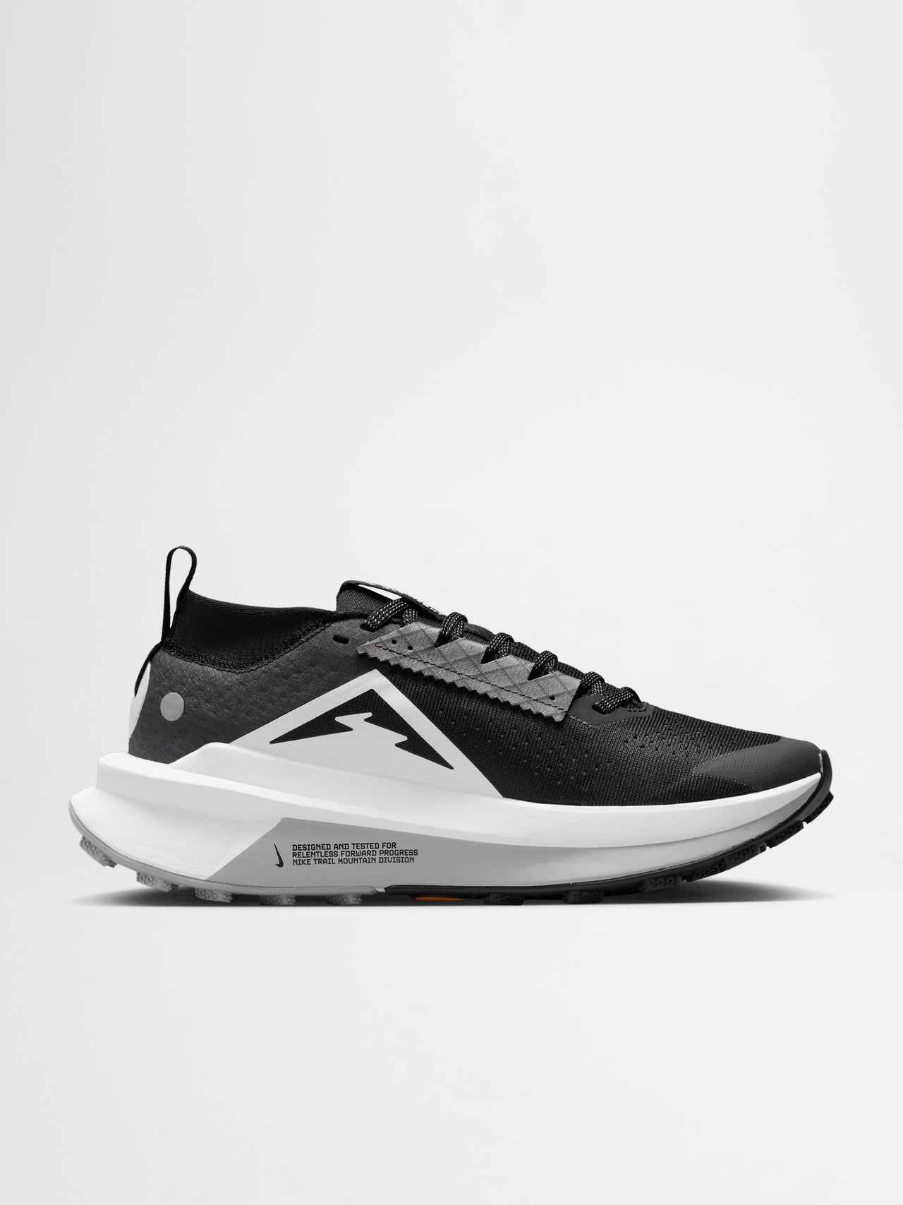 Nike W’s Zegama Trail 2 Black / White