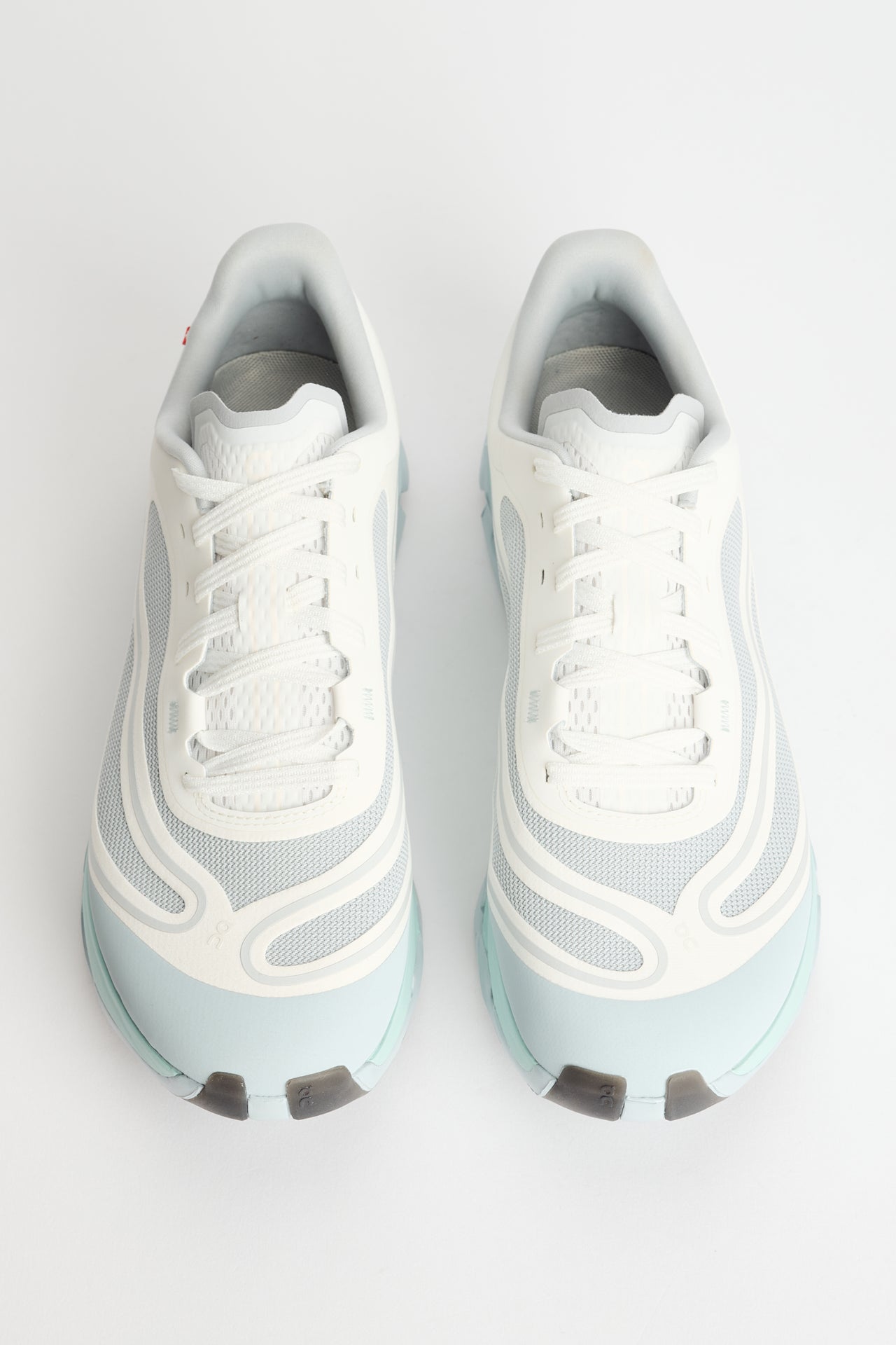 On Cloudflow 5 AD Hail / White